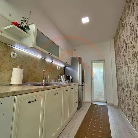 Elite Central 2br Maisonette Spacious And Stylish *